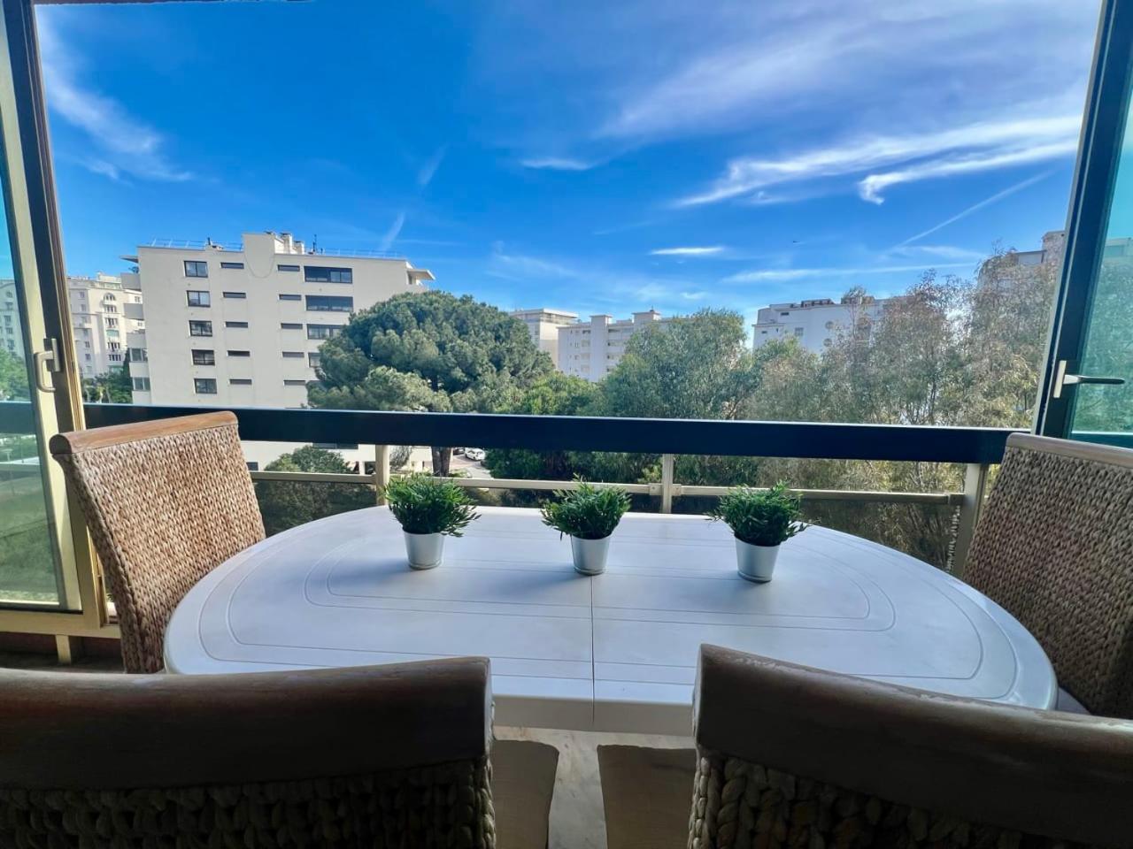 B038 Spacieux Proche Croisette Parking * Cannes
